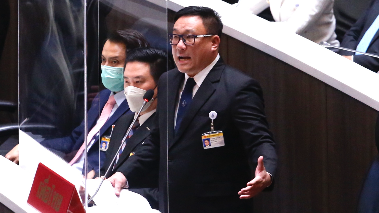 "จุลพันธ์" ซัด "ประยุทธ์" บริหารเศรษฐกิจผิดพลาด เหน็บ เหมือนคอมฯ ตกรุ่น