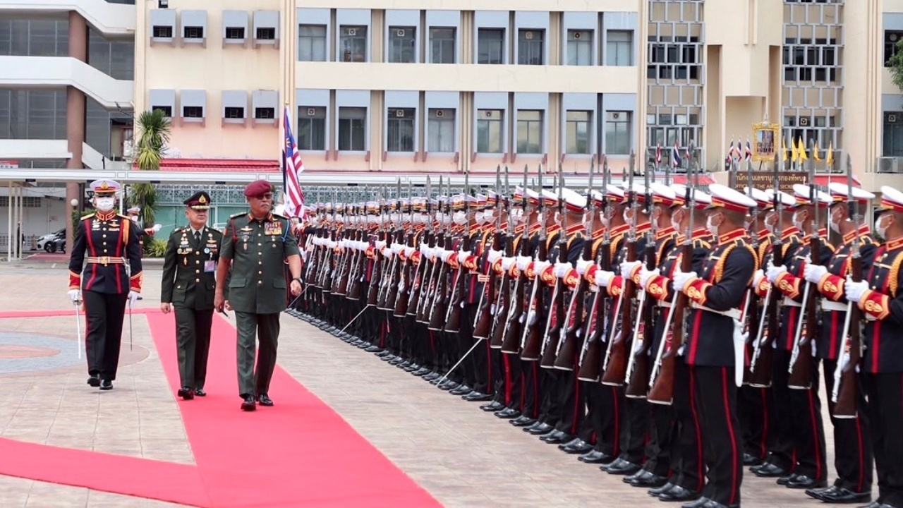 "บิ๊กบี้" ต้อนรับ "ผบ.ทบ.มาเลเซีย" เยือน ทบ.ไทย สานความมั่นคงภูมิภาค