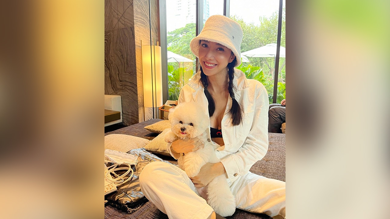 ไอซ์ อภิษฎา โพสต์ภาพล่าสุด ว่าที่คุณแม่ตัวเล็กหุ่นดี ดูสดใสมาก