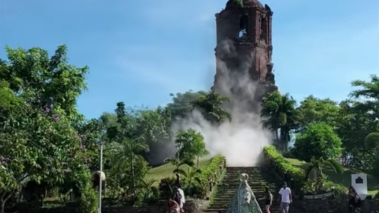 เปิดนาทีระทึก แผ่นดินไหว 7.0 เขย่าฟิลิปปินส์ ตาย 4 แตกตื่นวิ่งหนีอลหม่าน (คลิป)