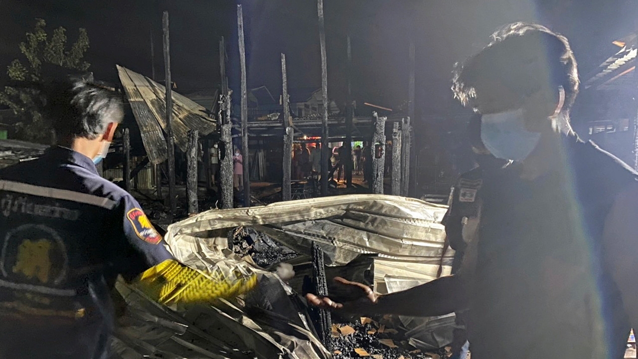 ไฟย่างสดเจ้าของสยองร้านโลงศพ ประธานสภา อบต.รอดหนีได้หวุดหวิด เมียโดดไม่ทัน