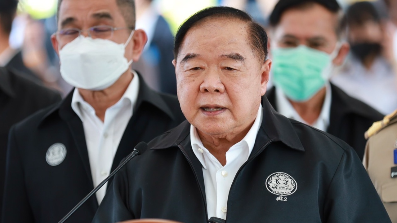 "บิ๊กป้อม" สั่งทุกหน่วยงาน รับมือฝนตก เร่งระบายน้ำ ป้องกันน้ำทะเลหนุน 