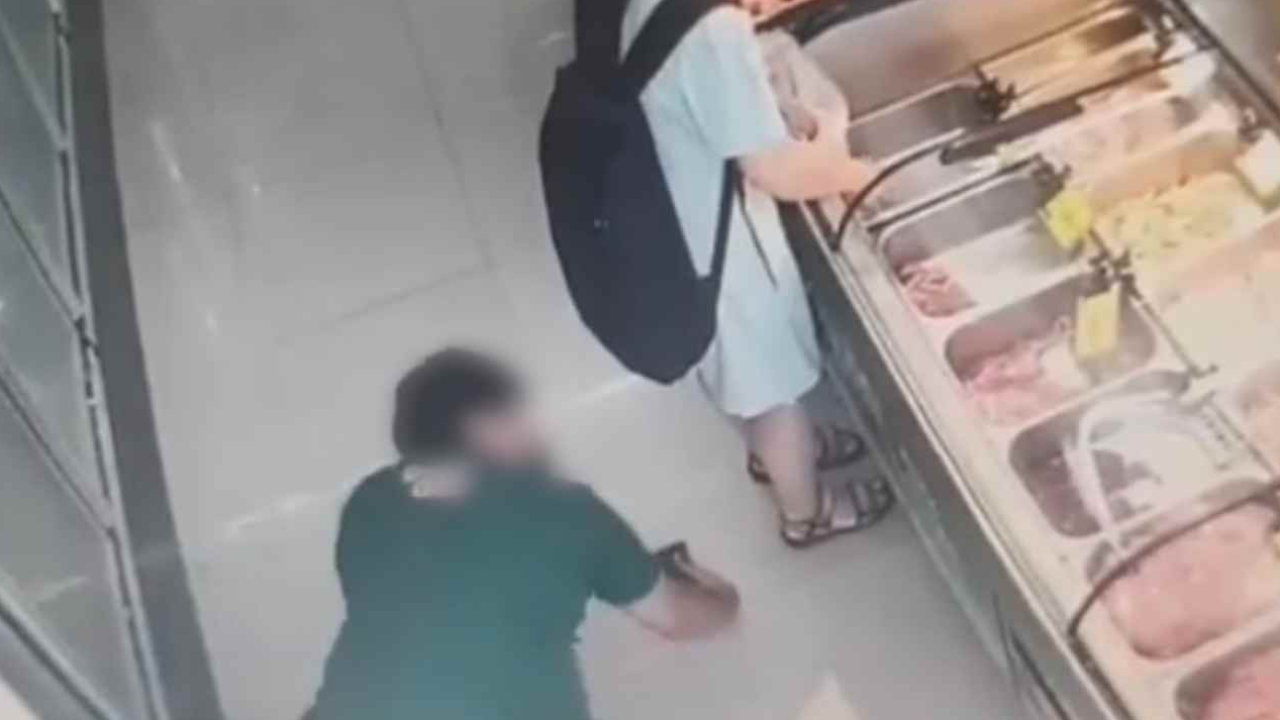 จับแล้ว หนุ่มหื่นแอบถ่าย-มุดดูใต้กระโปรงสาวซื้อของ พบเหยื่อโดนหลายราย