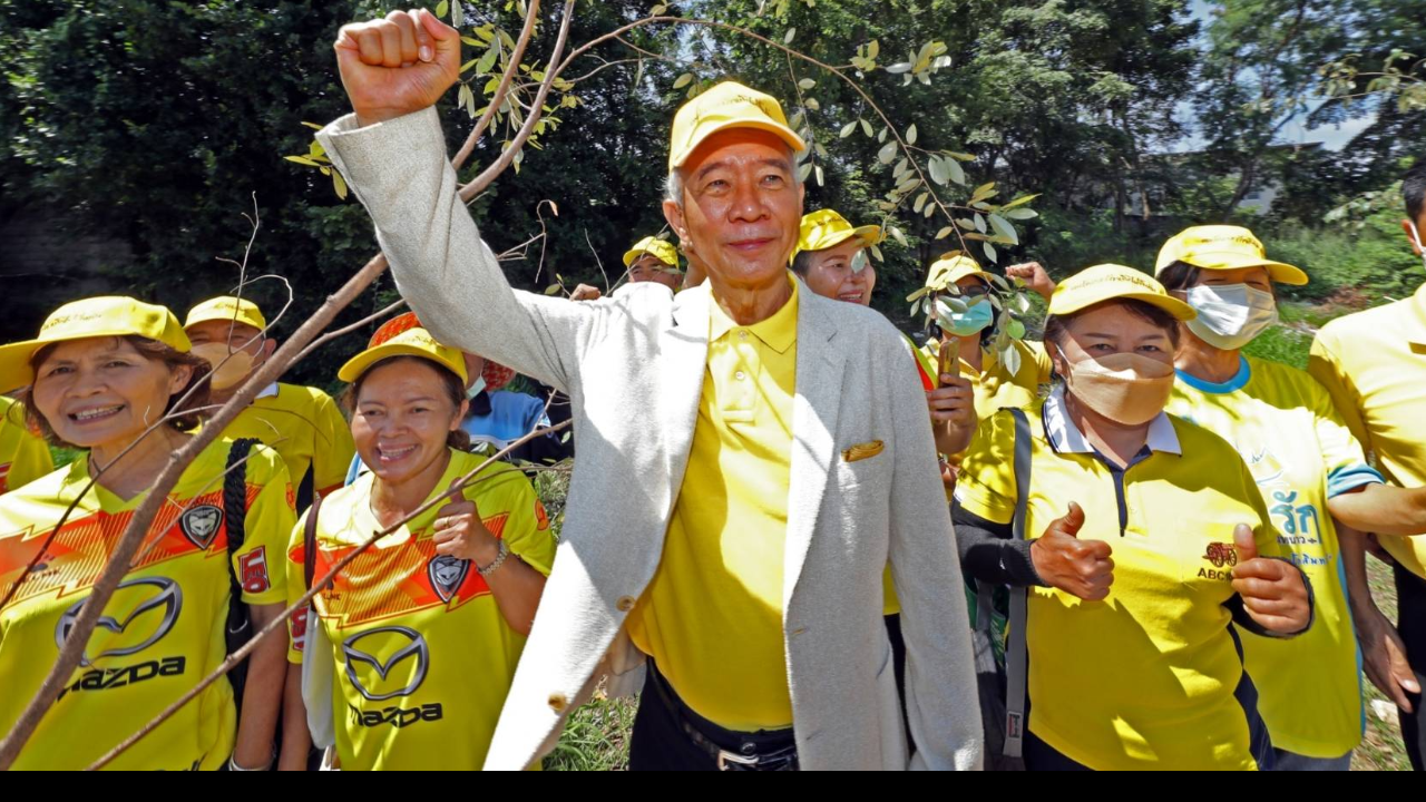 "สุวัจน์" นำคนโคราช ปลูกต้นไม้กว่าหมื่นต้น วันเฉลิมพระชนมพรรษา "ในหลวง"