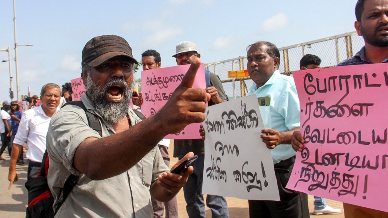 ศรีลังกาจับ 2 แกนนำประท้วงโค่นราชปักษา-ขยายภาวะฉุกเฉินถึงสิงหาคม