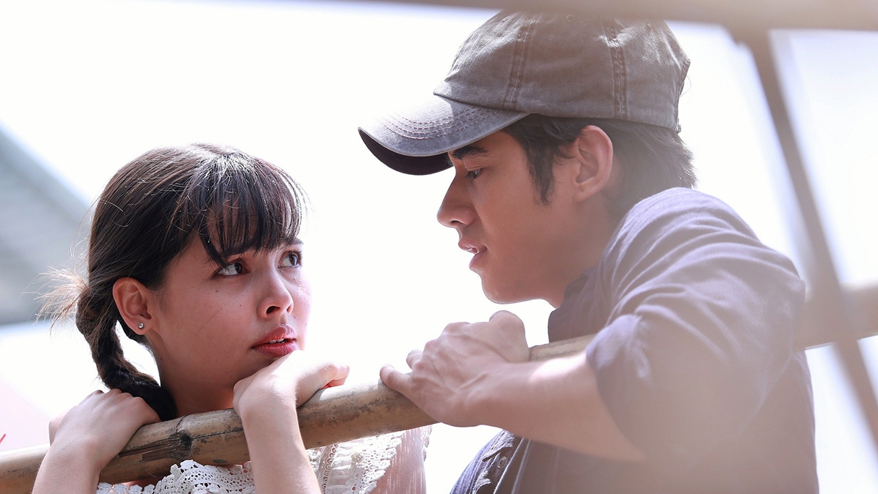 "ญาญ่า-มาริโอ้" เสียวจนขาสั่น ปีนระเบียงหนีก่อนจะพากันตกในละคร “คือเธอ”