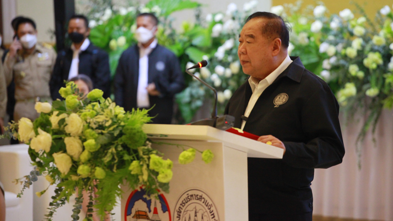 "บิ๊กป้อม" อ้อน คนปากน้ำ เห็นใจนายกฯ ชี้ ได้ 6 ส.ส.ปรับครม.ต้องได้ รมต.