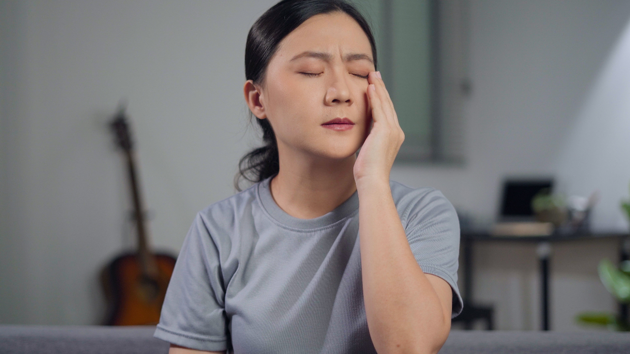 อาจไม่ใช่ลางบอกเหตุ "ภาวะตาปิดเกร็ง" หนังตากระตุก สัญญาณบอกโรค