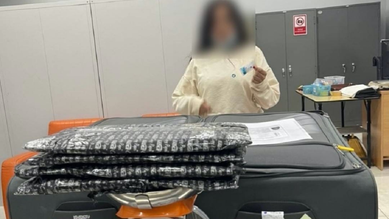 แก๊งค้ายา กลืนโคเคน นำเข้าไทย ศุลกากรจับได้ค่ากว่า 50 ล้าน 