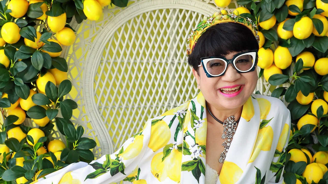 คุณแหน นันทวัน ทาสแบรนด์เนมหลุยส์ วิตตอง จัดกระเป๋าคอลเลกชันใหม่เป็นของขวัญ