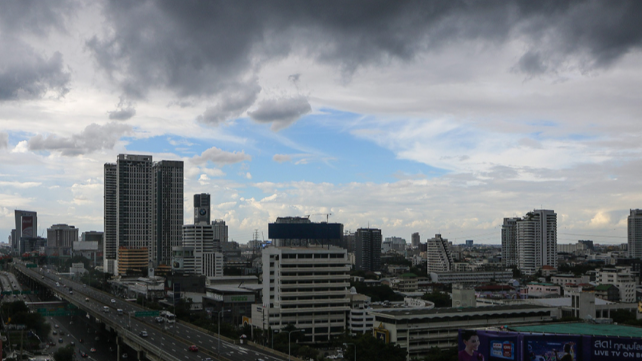 สภาพอากาศวันนี้ 31 จว.มีฝนฟ้าคะนอง "กลาง-ตอ.-ใต้" ร้อนสุด 37 องศาฯ