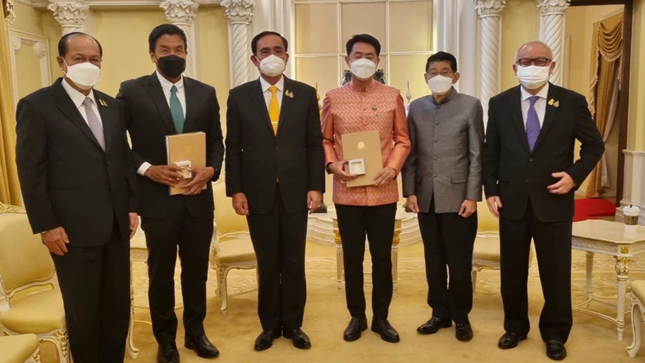 "ชัชชาติ-ปรเมศวร์" หารือ "บิ๊กตู่" ชื่นมื่น ก่อนร่วมถก ศบค.ชุดใหญ่