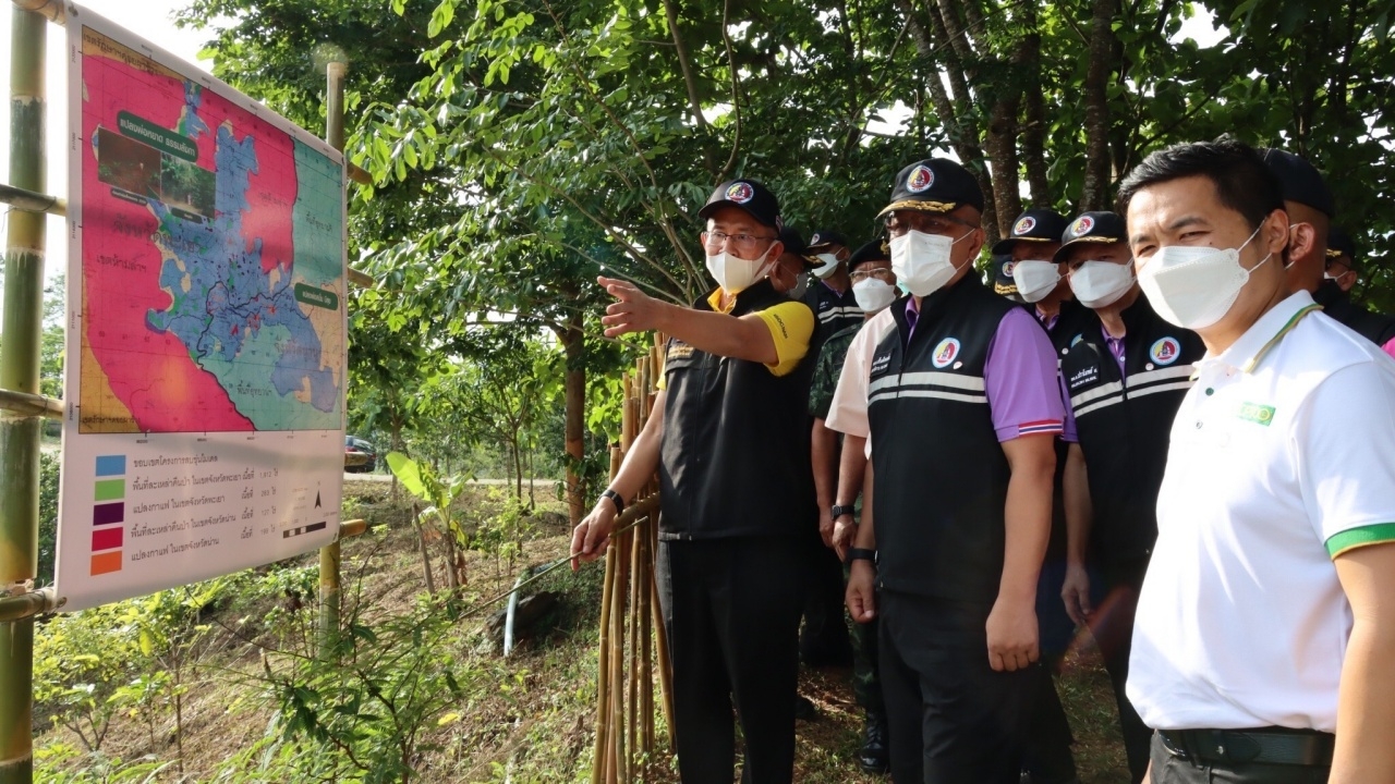 เลขาฯ กอ.รมน. ลุยเชียงใหม่-น่าน รณรงค์ "สร้างป่าเปียก" ลดไฟป่าหมอกควัน