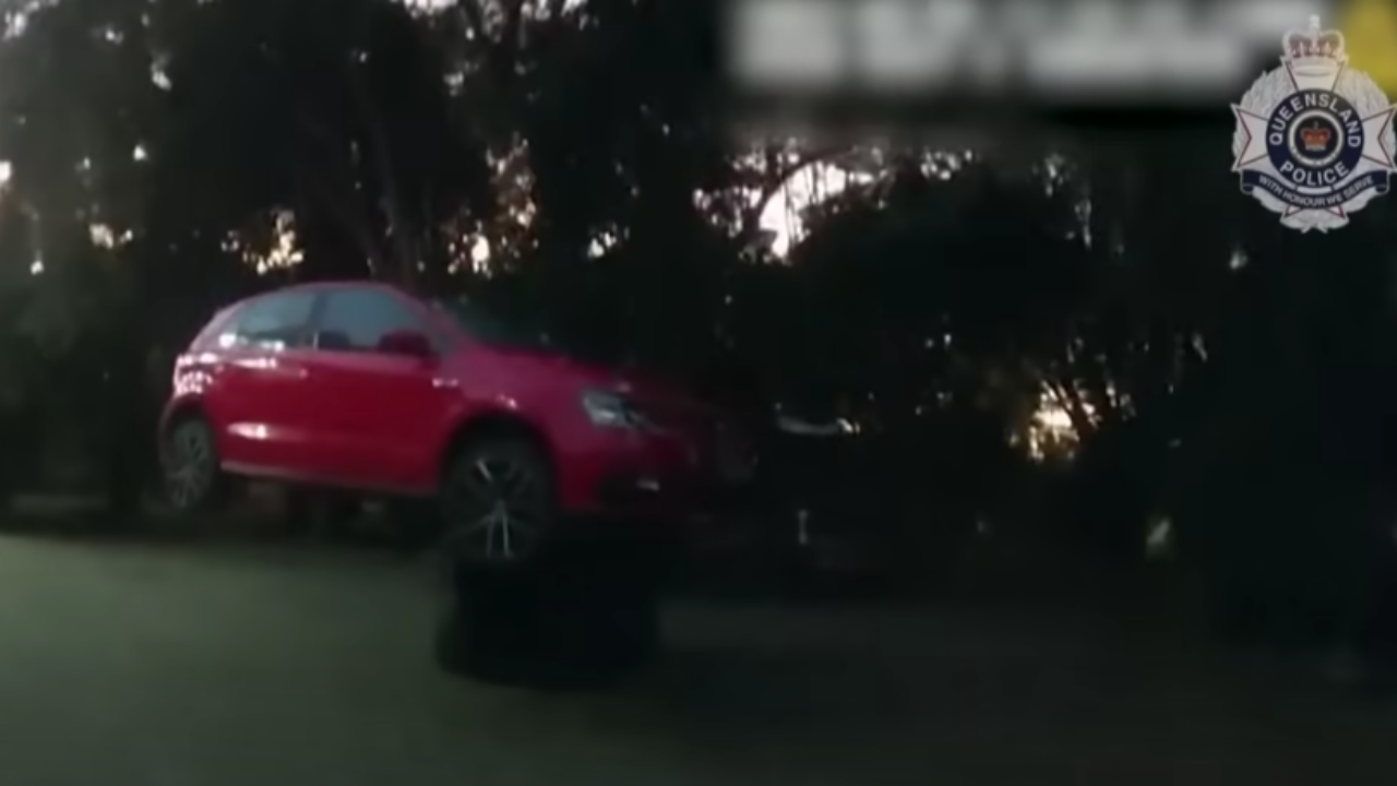 หนุ่มออสเตรเลียหัวไว ใช้รถโฟล์คลิฟต์จับโจรขโมยรถ