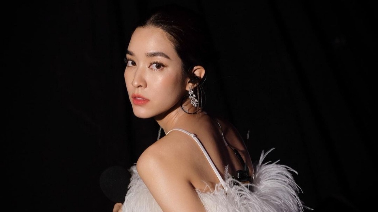 โม มนชนก โสดแล้ว จบรักหนุ่มนอกวงการ ไม่ได้มีปัญหามือที่สาม 