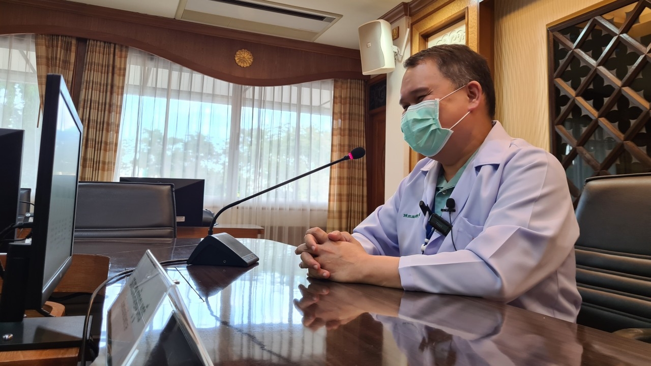 เคสแรกของโลก ทีมวิจัยไทย พบ "แมว" แพร่โควิดสู่คน หลังจามใส่ตรงๆ 