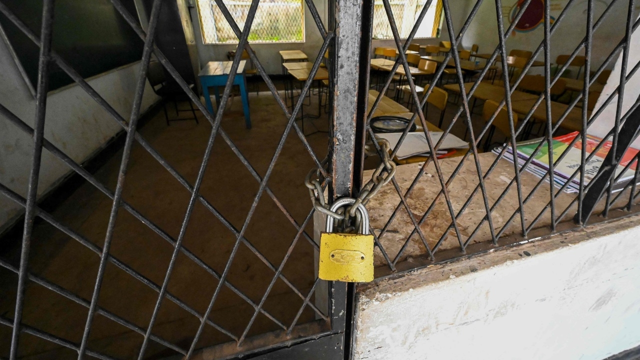 ศรีลังกาเจรจาขอเงินช่วยเหลือไอเอ็มเอฟ-เริ่มชัตดาวน์หน่วยงานรัฐ