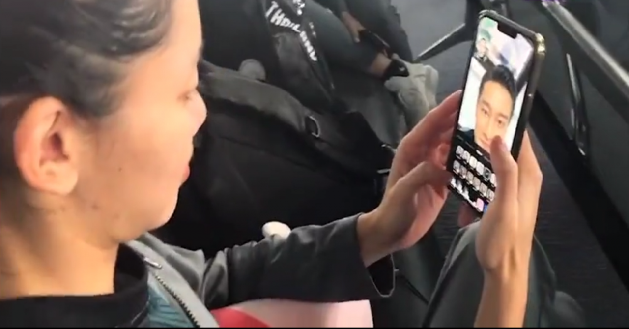 "บุ๋มบิ๋ม" มีเสียอาการ หลังพระเอกดังวิดีโอคอลส่งกำลังใจให้ทีมนักตบสาวไทย (คลิป)