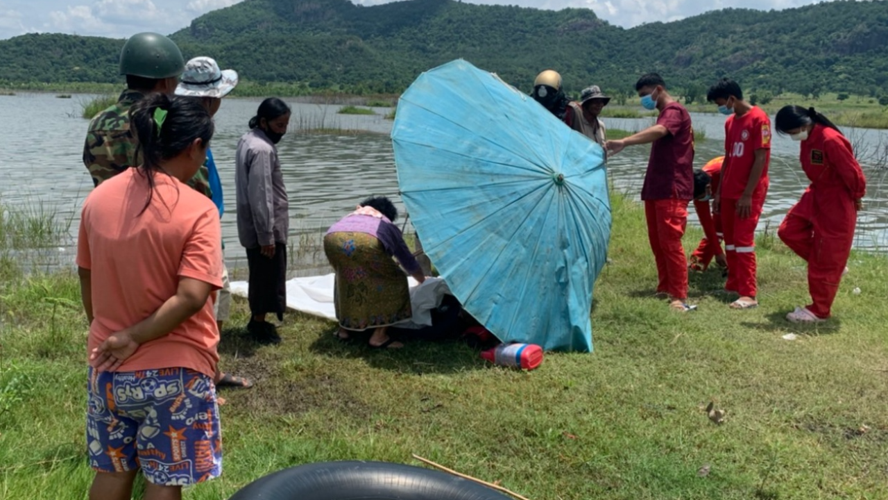 ยายเข่าทรุดร้องไห้โฮ ตาไปหาหอยมาทำอาหาร เป็นลมจมน้ำตาย