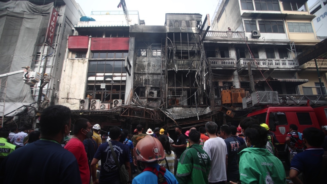 กู้ 2 ศพเหตุไฟไหม้สำเพ็งได้แล้ว เสียหายไม่ต่ำกว่า 10 ล้าน เล็งฟ้อง กฟน.