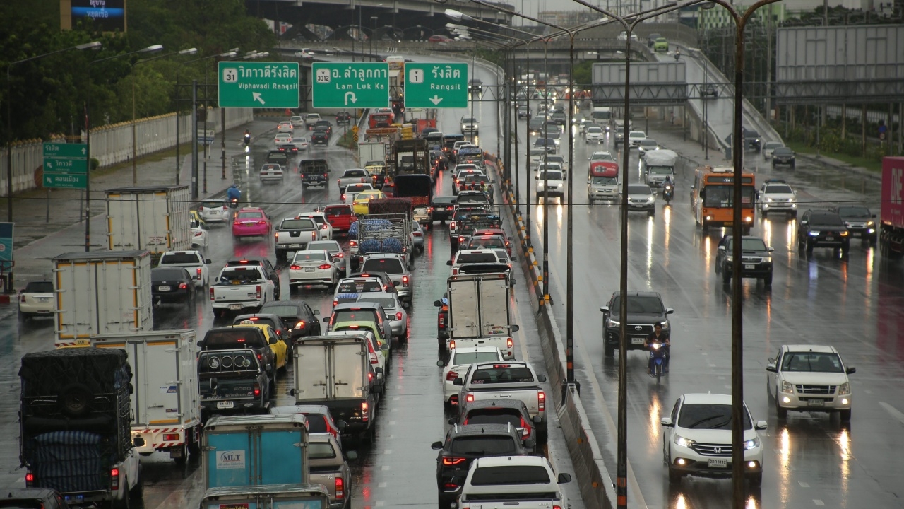 สภาพอากาศวันนี้ ทั่วไทยมีฝนฟ้าคะนอง ตกหนักบางแห่ง กทม.ฉ่ำร้อยละ 60