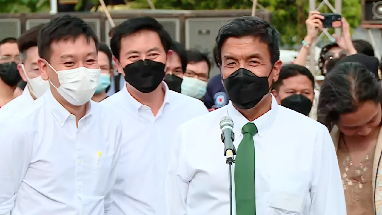 “ชัชชาติ” ร่วมงานกรุงเทพกลางแปลง กระตุ้นเศรษฐกิจ เชื่อมความสุขคน กทม.