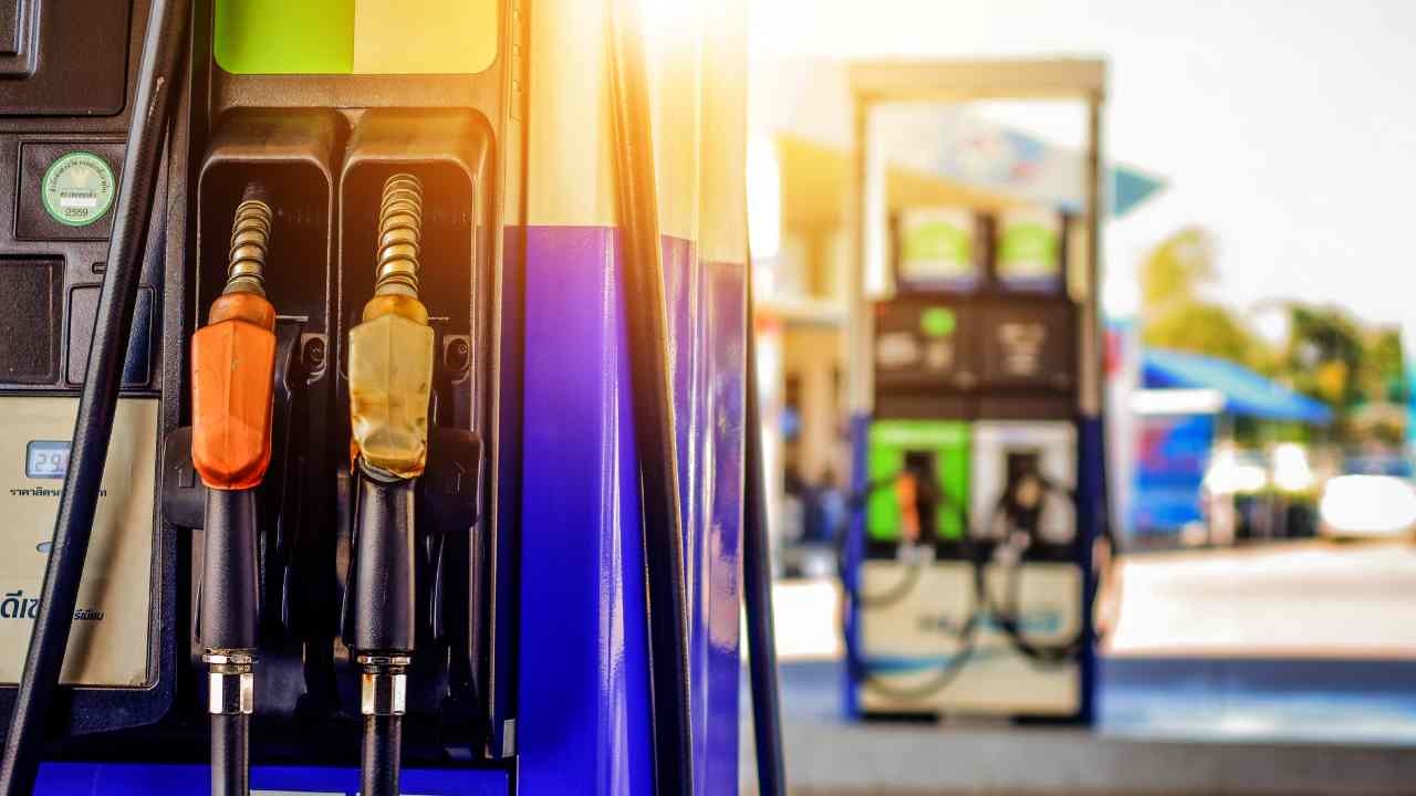 ราคาน้ำมันวันนี้ 8 กรกฎาคม 2565 ราคาล่าสุด เทียบ 4 ปั๊มน้ำมัน หลังลด 3 บาท