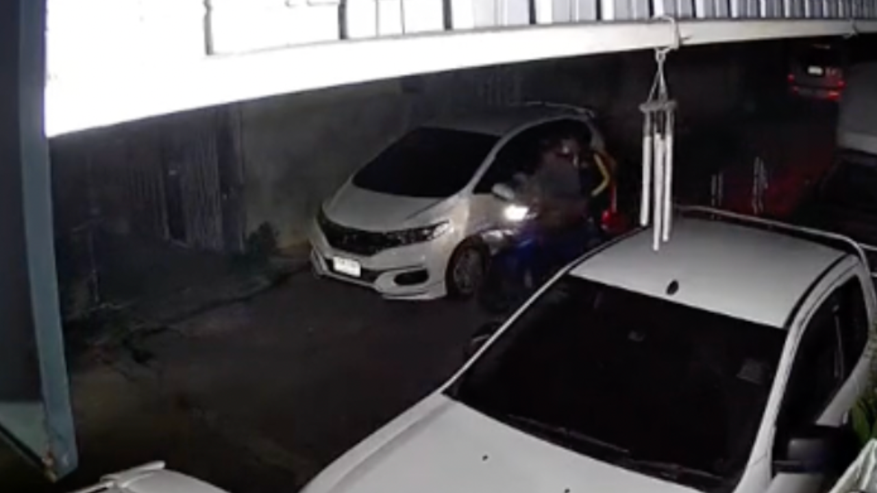 พยาบาลโอด จอดรถที่สาธารณะ วันแรกโดนเขียนป้ายต่อว่า วันต่อมารถโดนทุบ