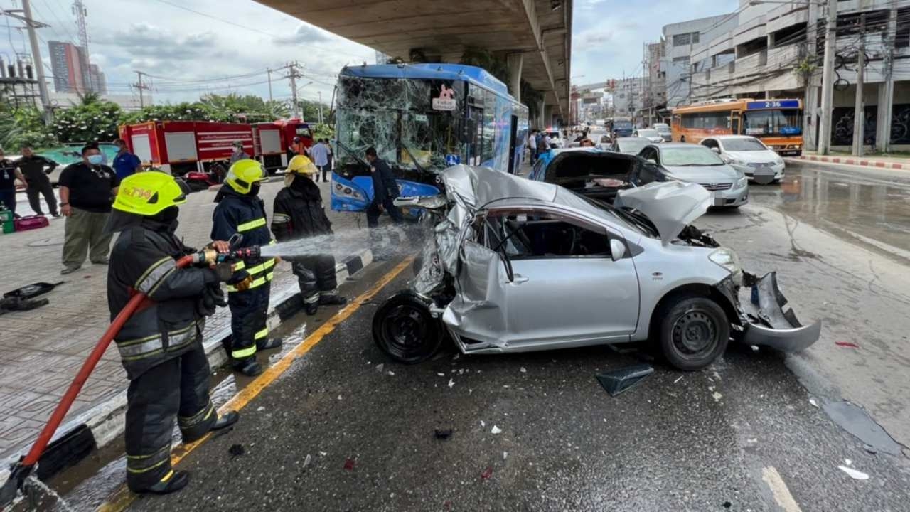 สรุปเหตุชน 9 คันเจ็บ 6 ที่ห้าแยกปากเกร็ด นนทบุรี คนขับรถเมล์อ้างเบรกแตก