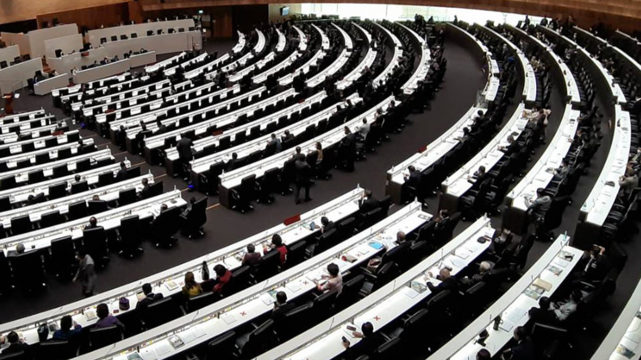 โหวตฉลุย 392 ต่อ 160 เสียง ให้ใช้สูตรหาร 500 หาปาร์ตี้ลิสต์ ใช้ญัตติหมอระวี