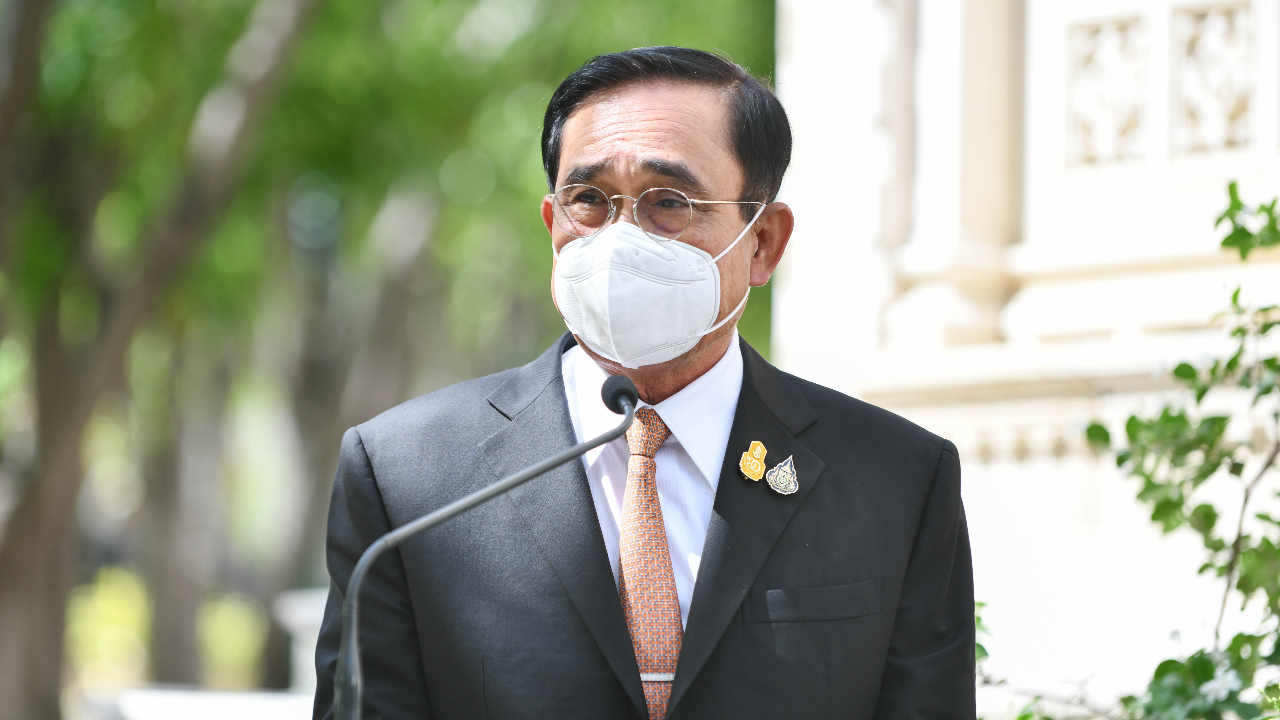 บิ๊กตู่ มั่นใจ สธ.ไทยเข้มแข็งรับมือโควิดได้ เตือน ปชช.ยังสวมหน้ากาก เว้นระยะห่าง