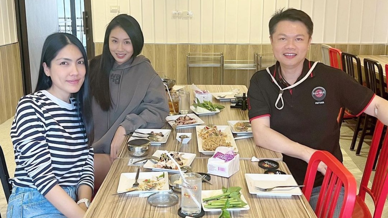 แซน โพสต์ภาพกินข้าวกับ กระติก ใส่อีโมจิชู 2 นิ้ว ชาวเน็ตแห่คอมเมนต์