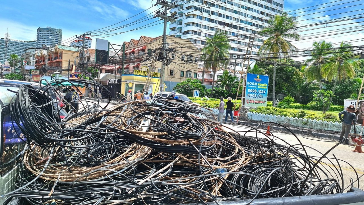 เมืองพัทยาจัดระเบียบสายสื่อสาร แนวหาดจอมเทียน เพื่อภูมิทัศน์ที่สวยงาม