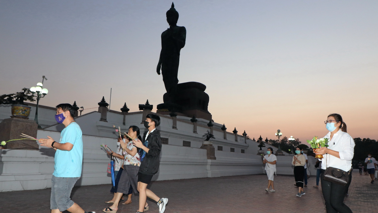 "วันอาสาฬหบูชา 2565" ไปทำบุญ เวียนเทียนที่ไหนได้บ้าง เช็กได้ที่นี่