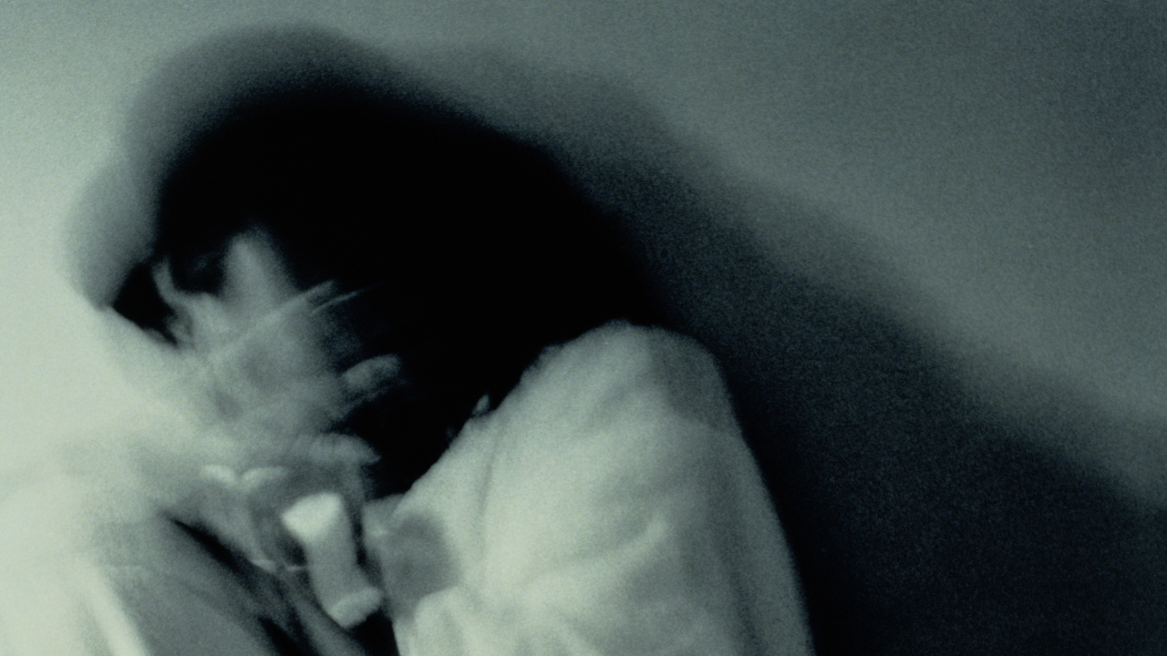 ป้าอ้างตีเพราะรัก หลานสาวหนีจากบ้าน หลังโดนทำร้ายหนัก-ให้กินข้าวบูด