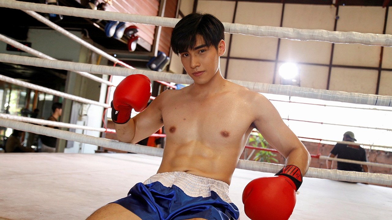 “ภูมิ” สายถอด เปิดตัวโชว์กล้ามแน่น ประชันดราม่า “แอน-สิเรียม” ใน “มงกุฎกรรม”