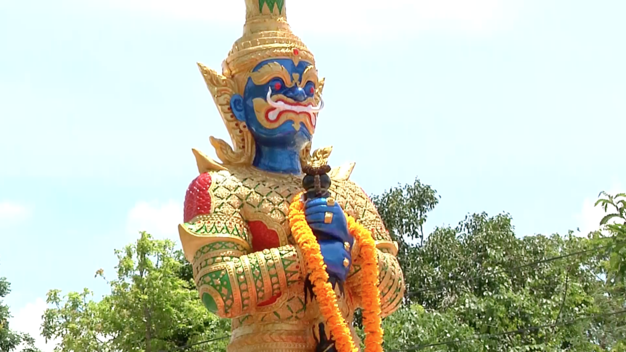 สาวโคราชดวงเฮง เผย "เลขเด็ด" ก้านธูป "ท้าวเวสสุวรรณ" หวังลุ้นรวยอีกงวด