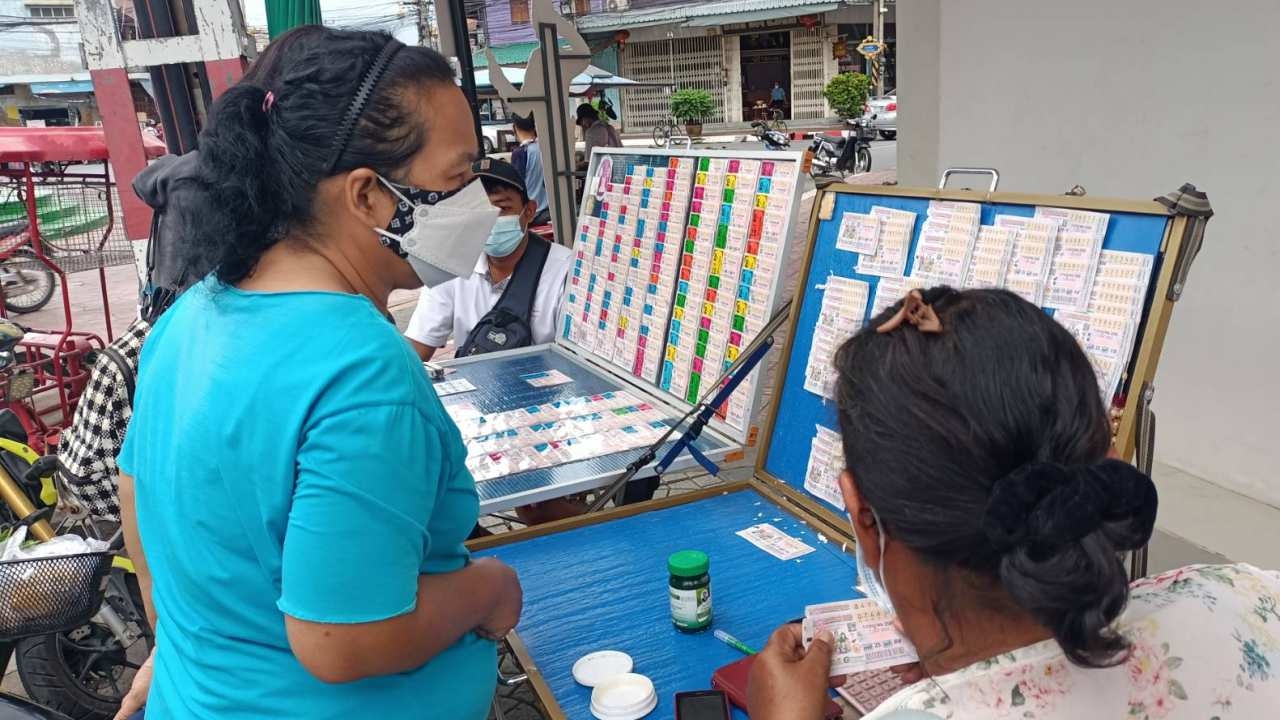 แม่ค้าอุทัยธานีโอด หวยเหลือทุกงวดตั้งแต่ขายดิจิทัล แบกต้นทุนจนอยากเลิก