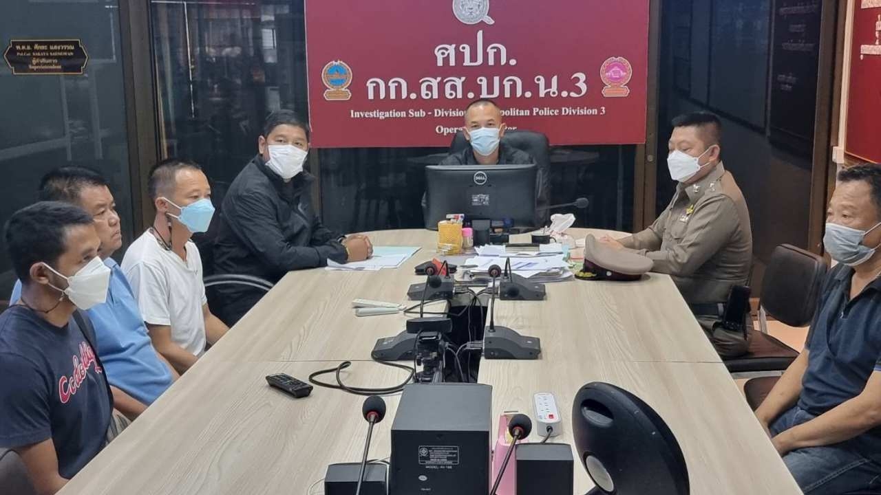 ตร.เร่งหานักเรียนนักเลงยิงคู่กรณีกลางถนนย่านมีนบุรี ยันต้องถูกดำเนินคดี