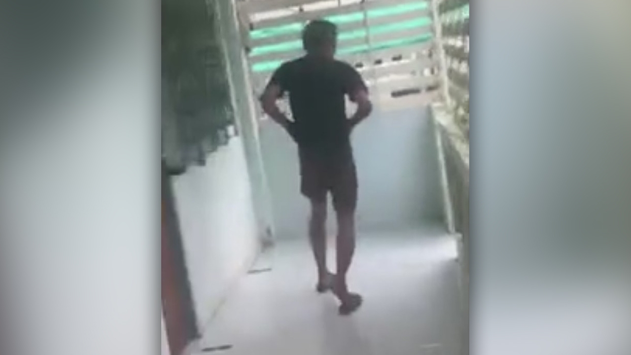 ควงมีดขู่นักศึกษาหวังข่มขืนในหอพัก ล่าสุดตำรวจรู้ตัวคนก่อเหตุแล้ว