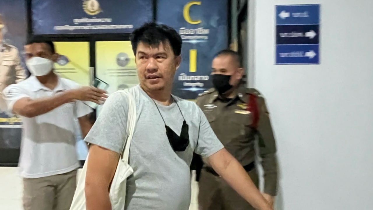 ปอท.บุกจับ บก.ฟ้าเดียวกัน แจ้งข้อหา "เปิดเผยความลับประเทศ"