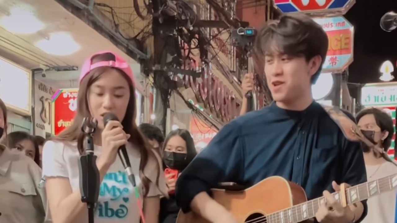 เก๋ไก๋ สไลเดอร์ ถูกจับจิ้น ติวเตอร์ หลังชาวเน็ตเห็นสายตาที่มองมา (คลิป)