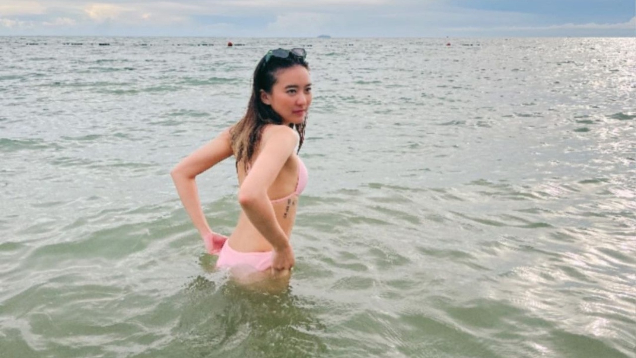 แพรวา ณิชาภัทร โสดแล้วแซ่บได้ อวดความเซ็กซี่ปลุกหนุ่มๆ แต่เช้า 