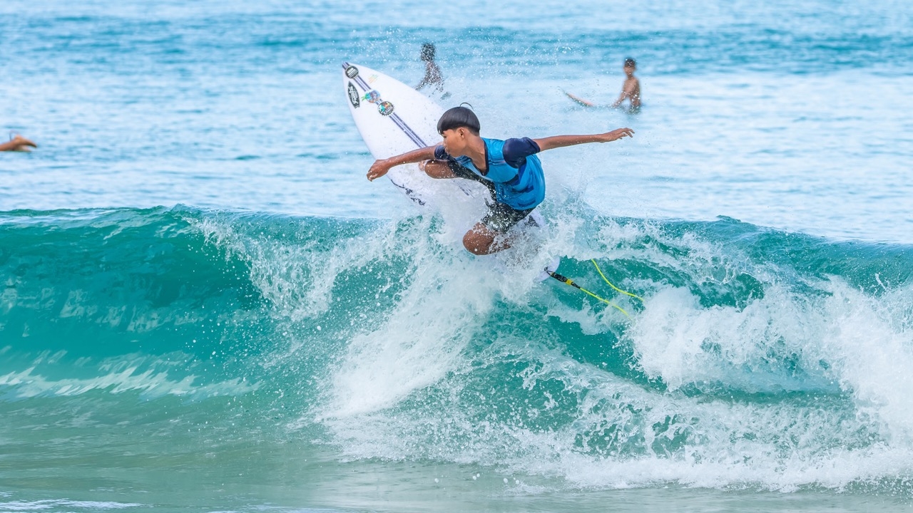 "นายกส.กีฬาโต้คลื่น" มอบทุนให้ "ณัฐพล" เล็งปั้นระยะยาวรับใช้ทีมชาติไทยในอนาคต