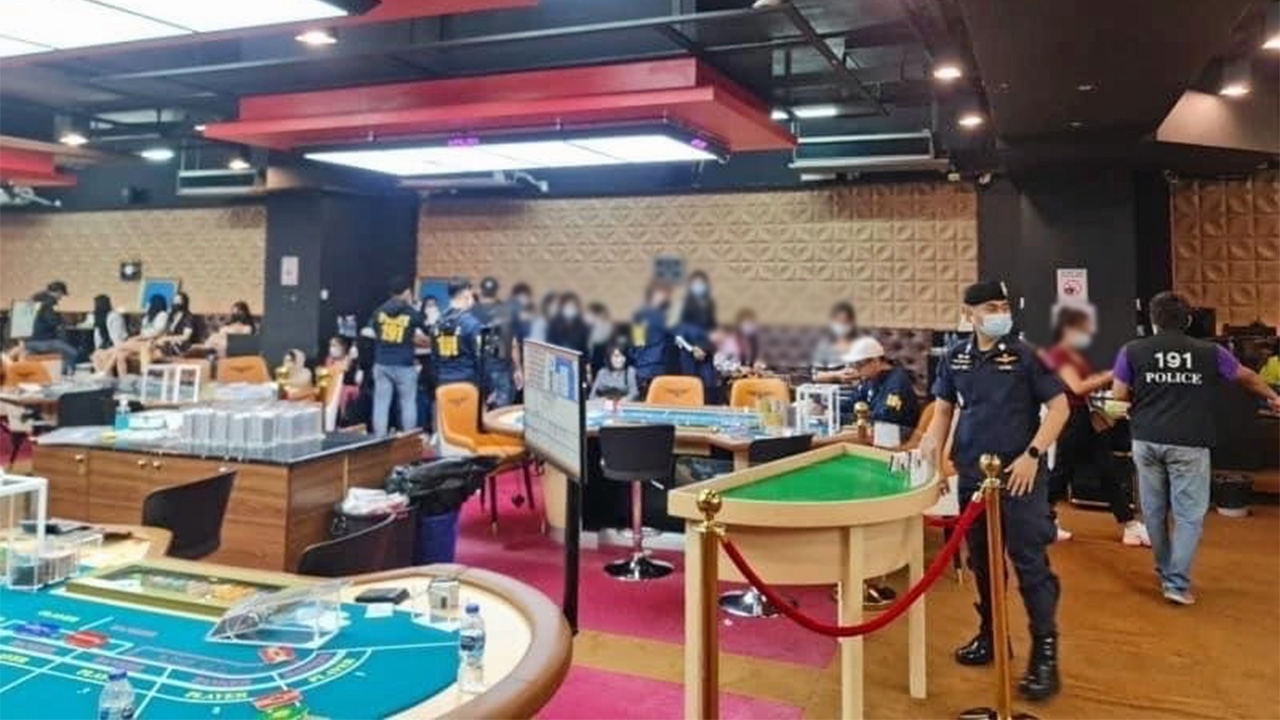 บช.น.โดดป้อง จับบ่อนรัชดา18 “5เสือ” สน.รอดเขียง ยันผีพนันแค่ 52 คน