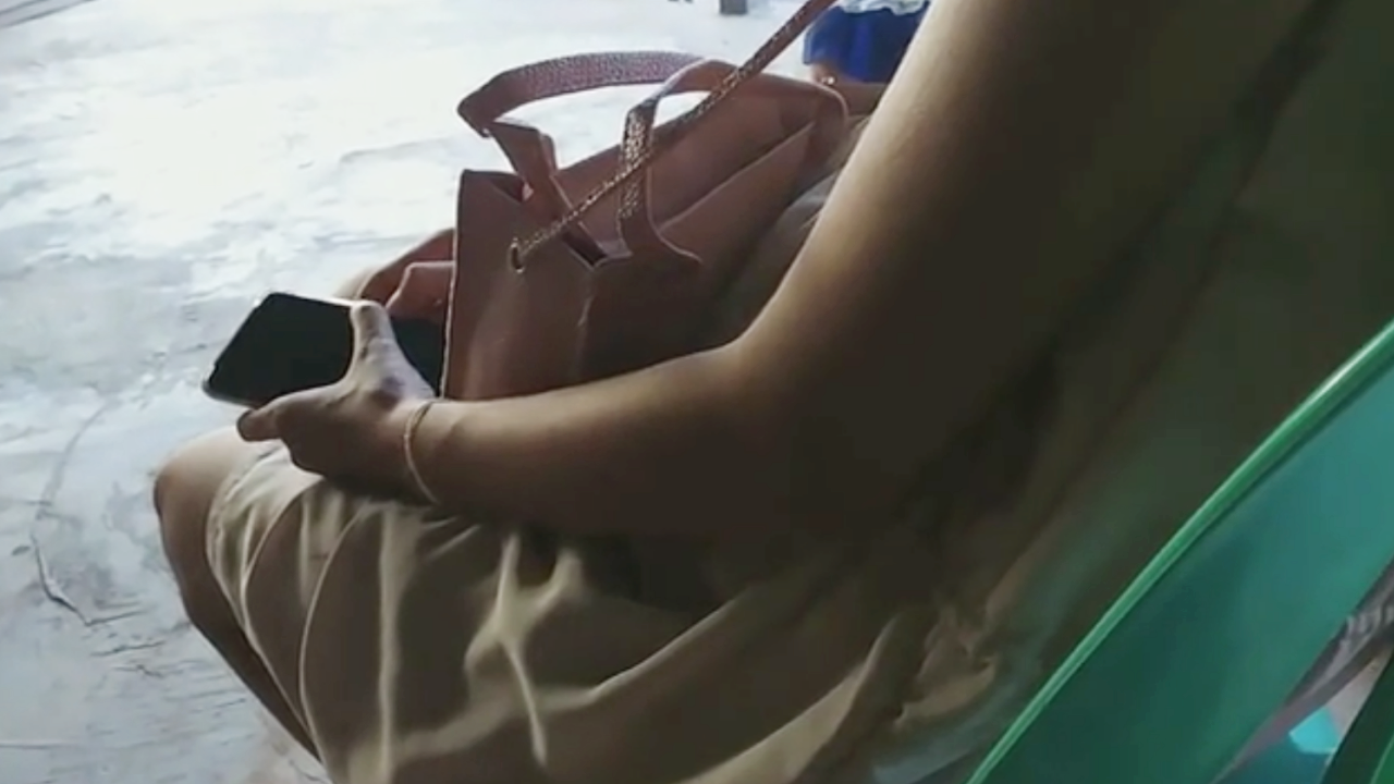 เมียน้อยสะอื้นหนัก โดนเมียหลวงฟ้อง 3 แสน หลังแอบมีสัมพันธ์กับสามีจนตั้งท้อง