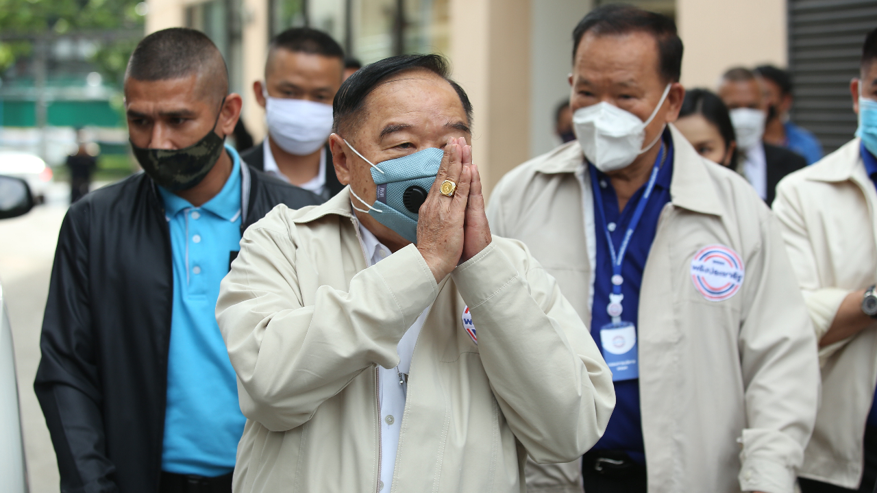 พปชร. เตรียมโรดโชว์ชลบุรี เป็นเวทีแรก จัด รมต.-ส.ส. โชว์ผลงานตลอด 3 ปี