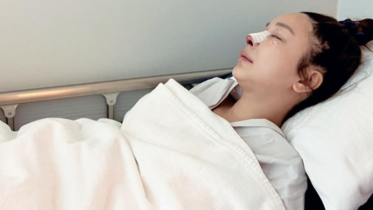 หญิงแย้ ยังไม่ได้สติเต็มร้อยหลังผ่าจมูก ต้องแอดมิตนอนโรงพยาบาล (คลิป) 