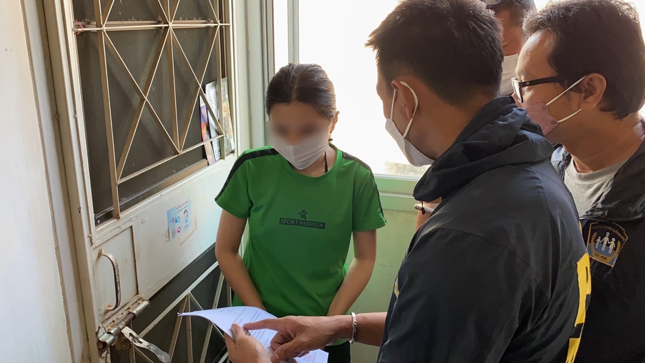 จับ 3 แม่เล้า ค้ากามสาวลาว รับงานไลน์กลุ่ม ขยายผลผู้ซื้อบริการ มีขรก.ด้วย