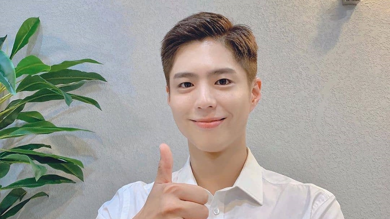 พัคโบกอม เดินทางถึงไทยแล้ว แฟนๆ ต้อนรับเต็มสนามบิน (คลิป)